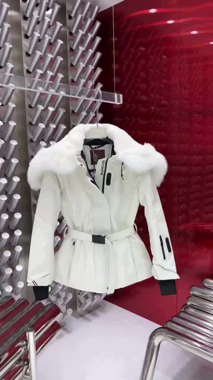 Moncler-Down jacket Women Code: AC1363 $: 395USD