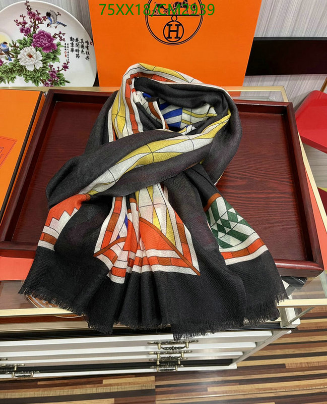 Hermes-Scarf Code: CM2939 $: 75USD