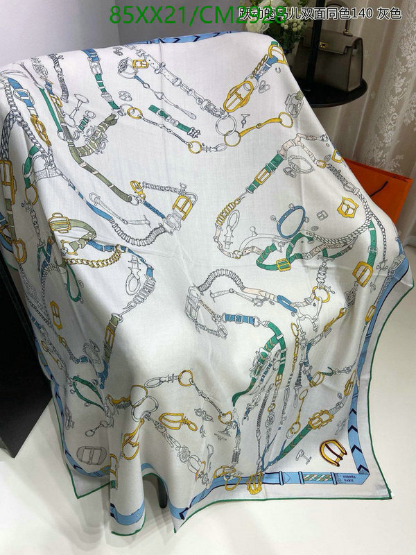 Hermes-Scarf Code: CM2928 $: 85USD