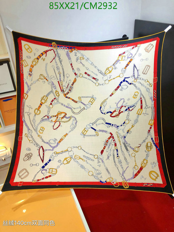 Hermes-Scarf Code: CM2932 $: 85USD