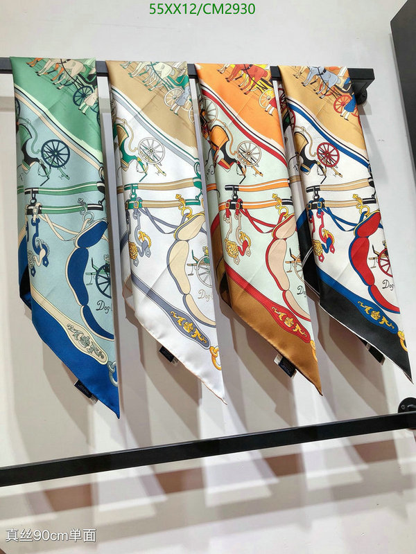 Hermes-Scarf Code: CM2930 $: 55USD