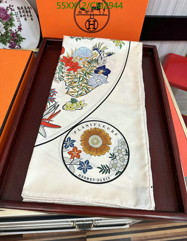 Hermes-Scarf Code: CM2944 $: 55USD