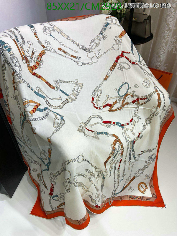 Hermes-Scarf Code: CM2928 $: 85USD