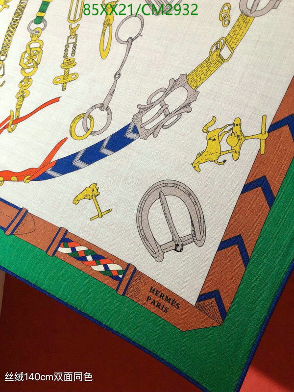 Hermes-Scarf Code: CM2932 $: 85USD