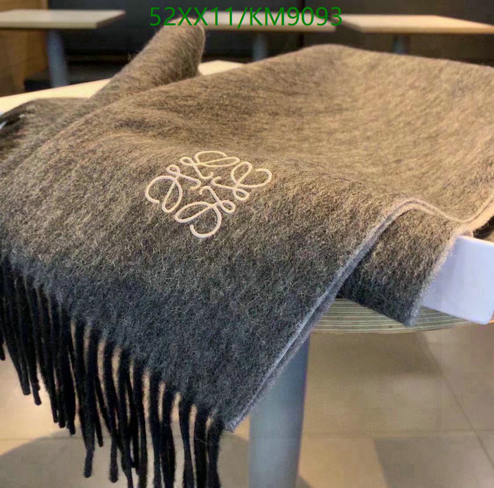 Loewe-Scarf Code: KM9093 $: 52USD