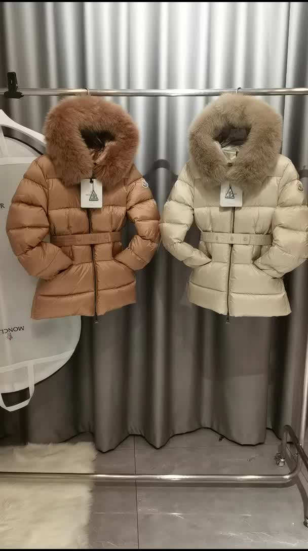 Moncler-Down jacket Women Code: KC8042 $: 215USD