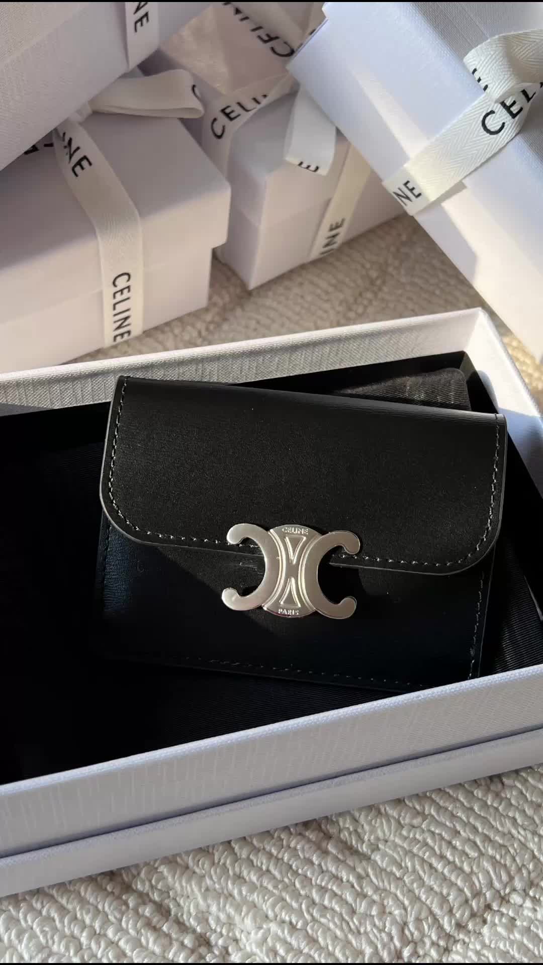 Celine-Wallet-Mirror Quality Code: AT4711 $: 95USD