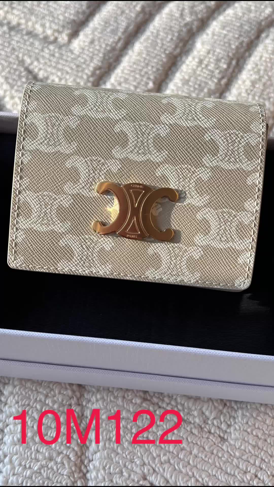 Celine-Wallet-Mirror Quality Code: AT4710 $: 109USD