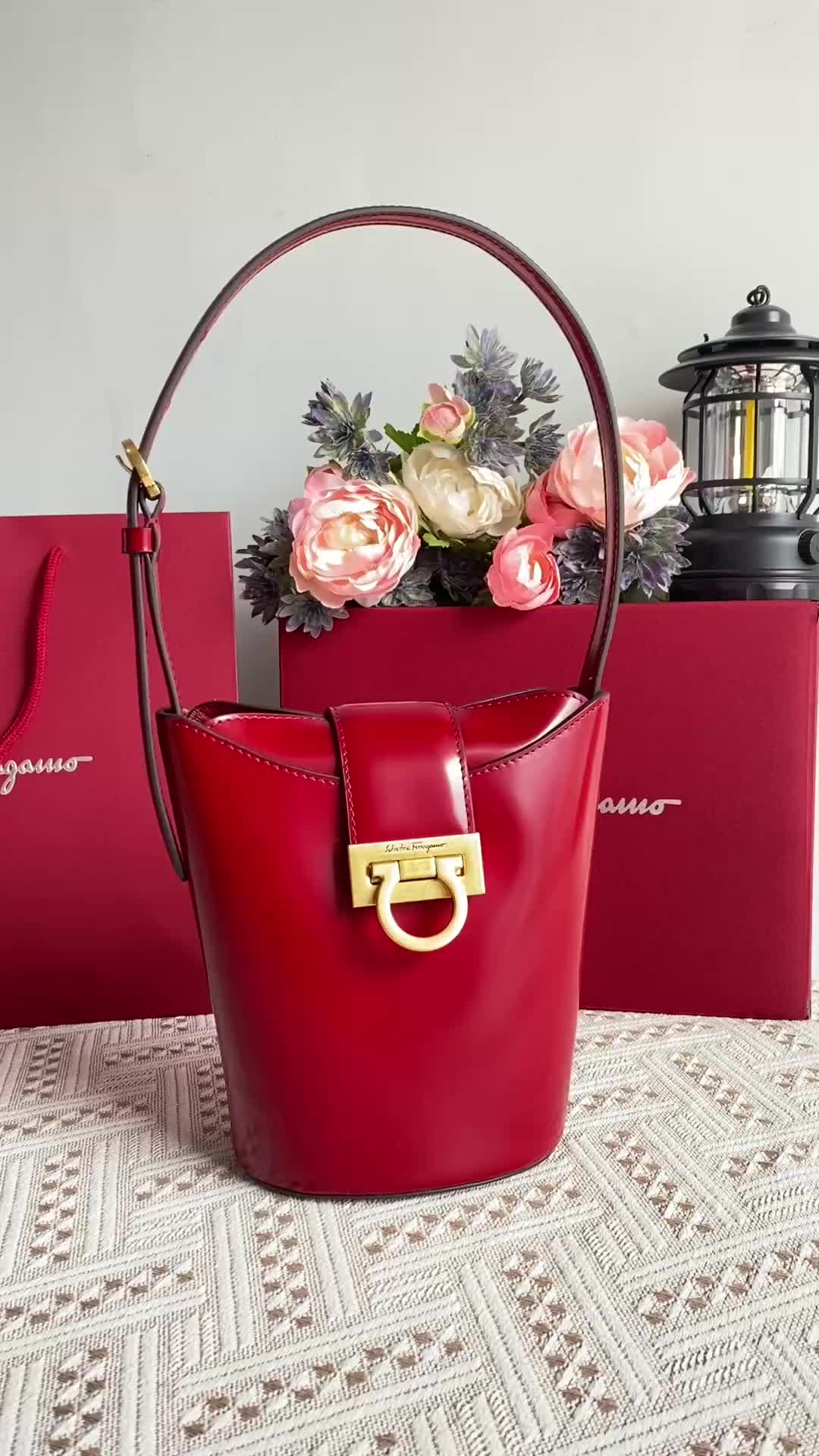 Ferragamo-Bag-Mirror Quality Code: EB2219 $: 335USD