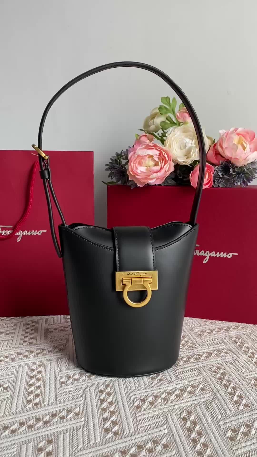 Ferragamo-Bag-Mirror Quality Code: EB2219 $: 335USD