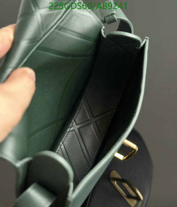 Burberry-Bag-Mirror Quality Code: AB9241 $: 225USD
