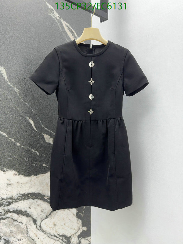 LV-Clothing Code: EC6131 $: 135USD
