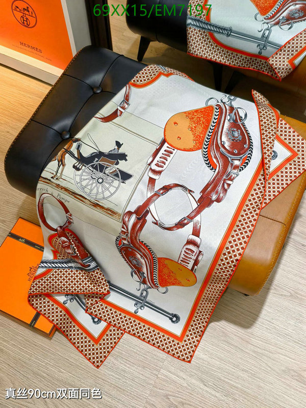 Hermes-Scarf Code: EM7197 $: 69USD