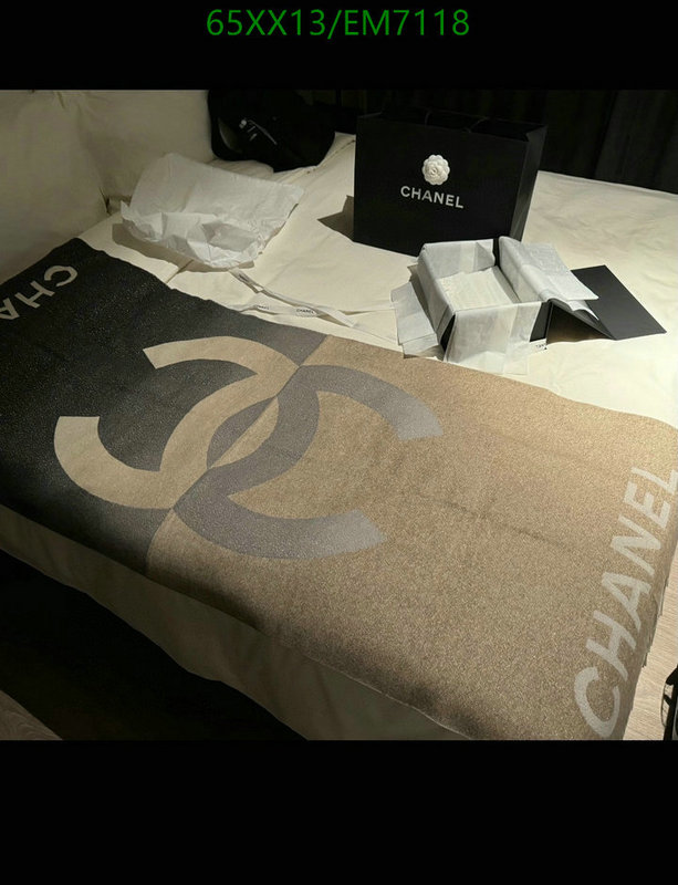 Chanel-Scarf Code: EM7118 $: 65USD
