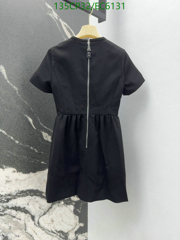 LV-Clothing Code: EC6131 $: 135USD