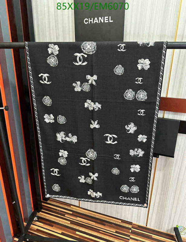 Chanel-Scarf Code: EM6070 $: 85USD