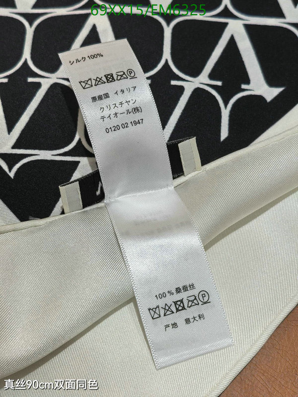 Valentino-Scarf Code: EM6325 $: 69USD