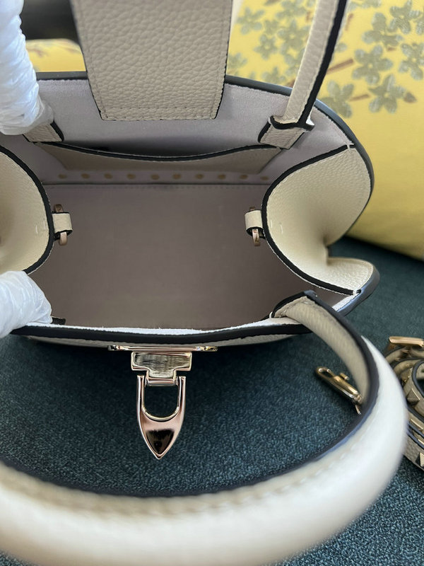 Valentino-Bag-Mirror Quality Code: GB5237 $: 265USD
