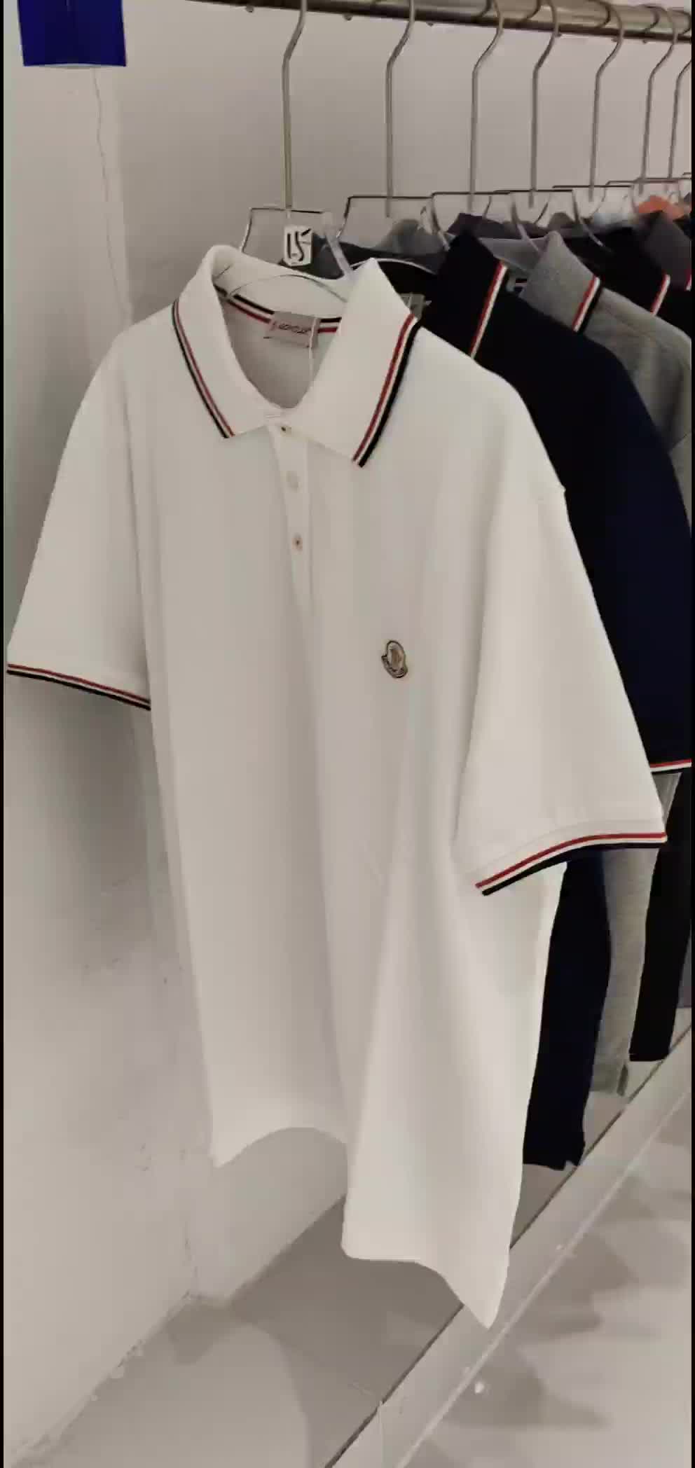 Moncler-Clothing Code: EC3731 $: 75USD