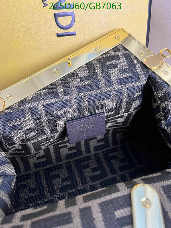 Fendi-Bag-Mirror Quality Code: GB7063 $: 225USD