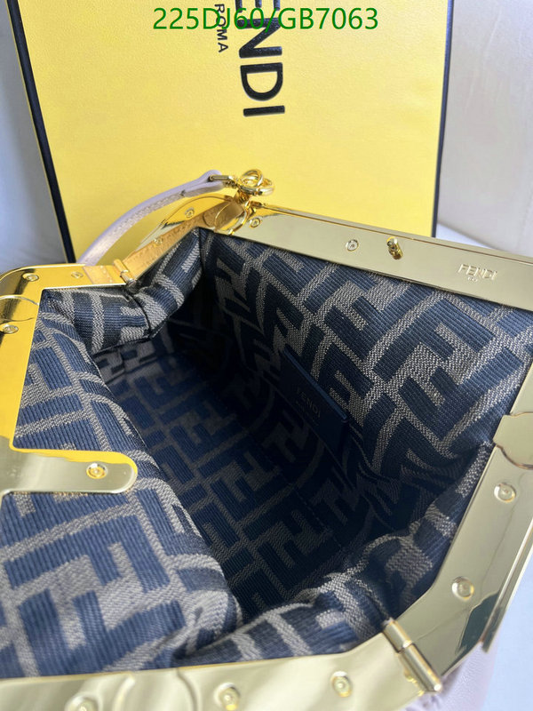 Fendi-Bag-Mirror Quality Code: GB7063 $: 225USD