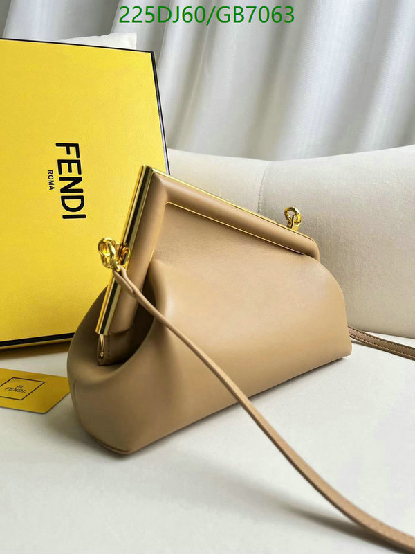 Fendi-Bag-Mirror Quality Code: GB7063 $: 225USD