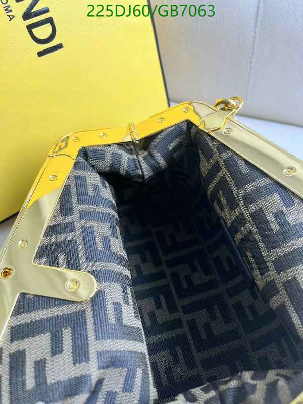 Fendi-Bag-Mirror Quality Code: GB7063 $: 225USD