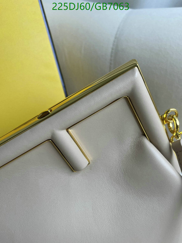 Fendi-Bag-Mirror Quality Code: GB7063 $: 225USD