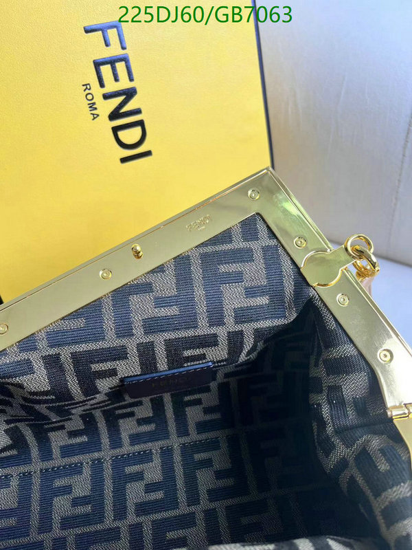 Fendi-Bag-Mirror Quality Code: GB7063 $: 225USD