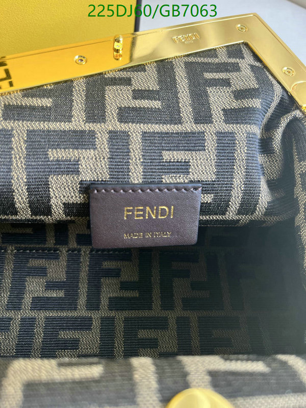 Fendi-Bag-Mirror Quality Code: GB7063 $: 225USD