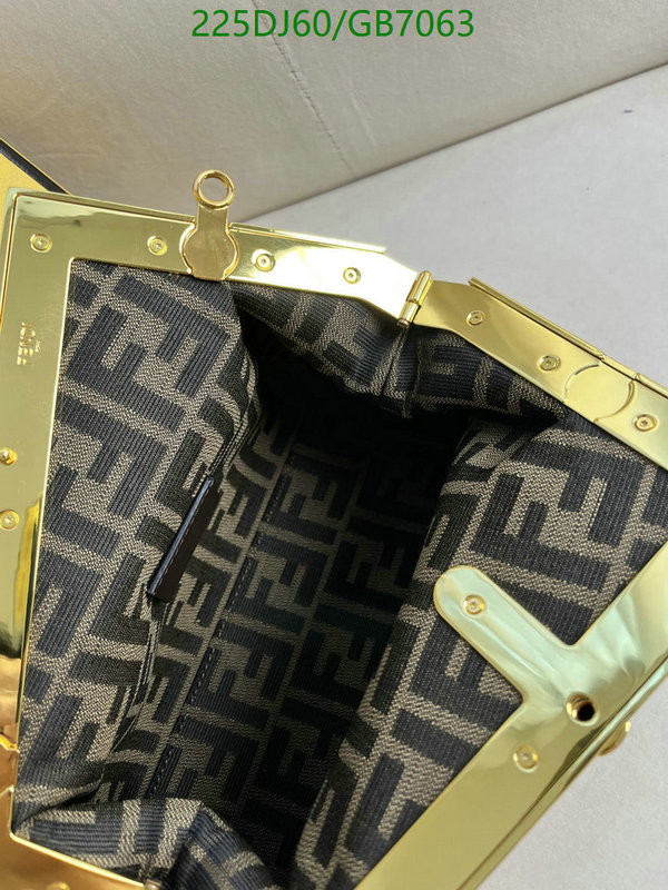 Fendi-Bag-Mirror Quality Code: GB7063 $: 225USD