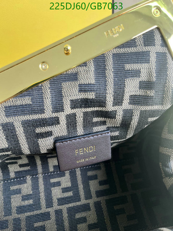Fendi-Bag-Mirror Quality Code: GB7063 $: 225USD