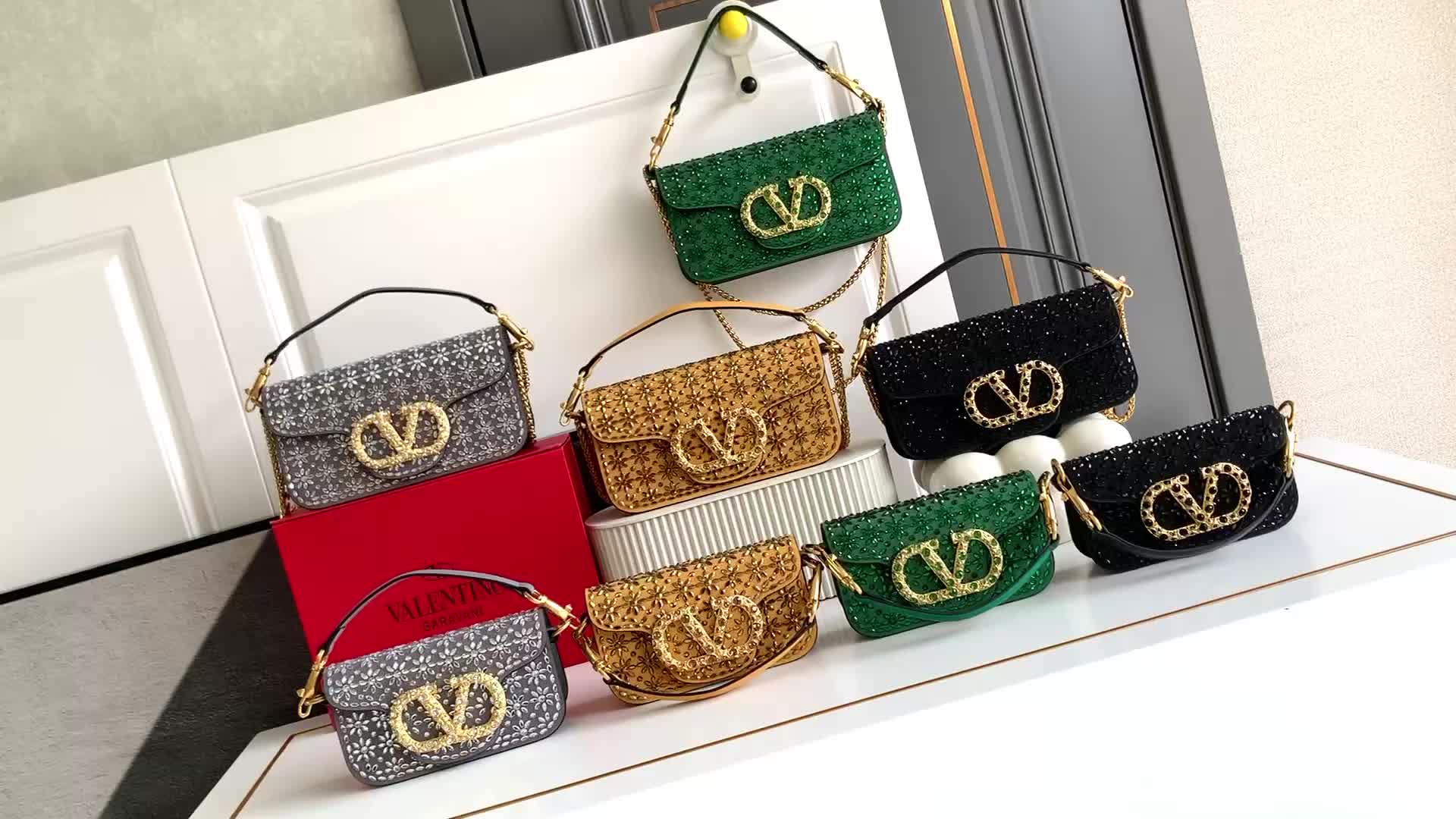 Valentino-Bag-4A Quality Code: GB8761 $: 105USD