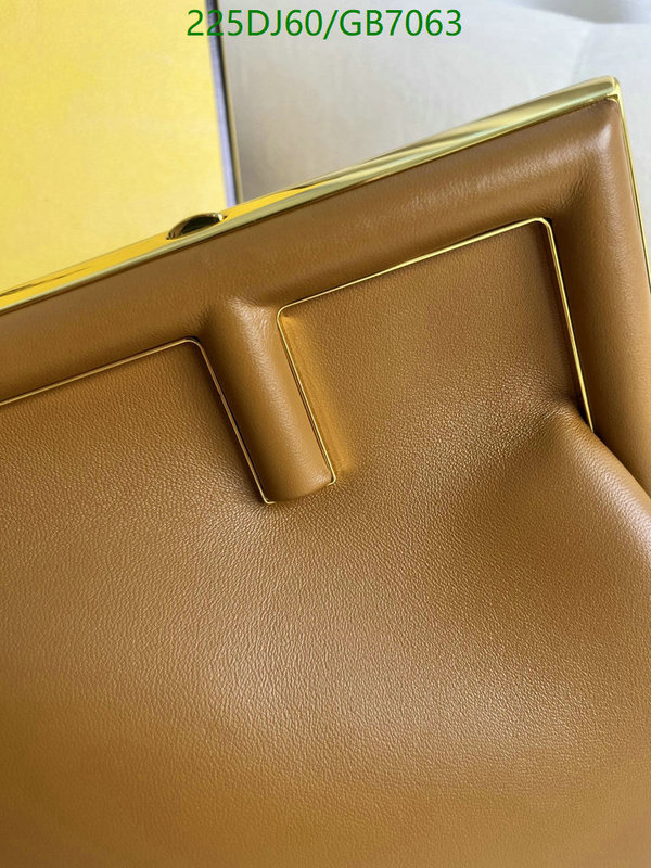 Fendi-Bag-Mirror Quality Code: GB7063 $: 225USD