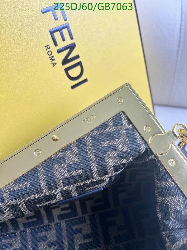 Fendi-Bag-Mirror Quality Code: GB7063 $: 225USD