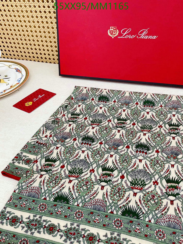 Loro Piana-Scarf Code: MM1165 $: 55USD