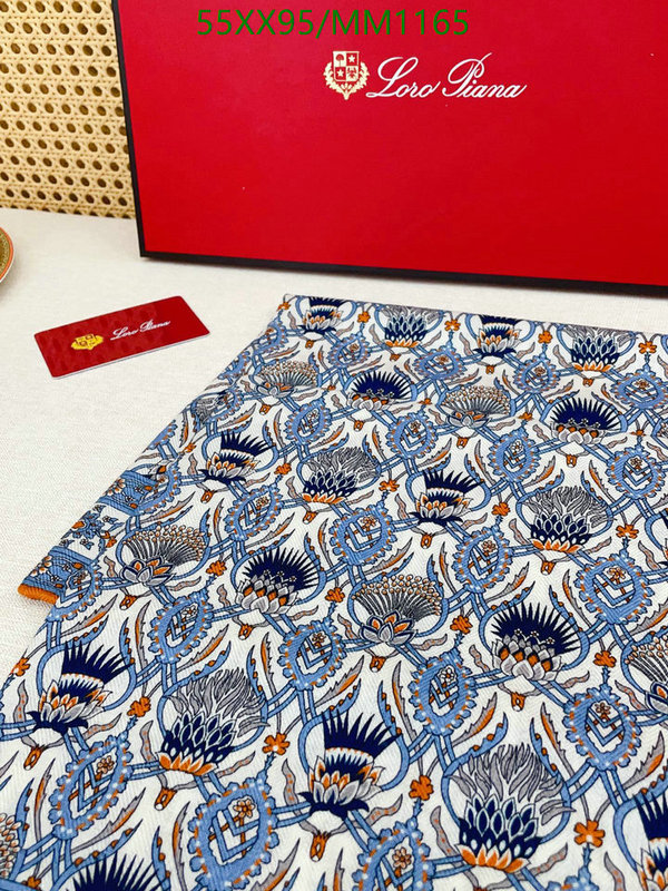 Loro Piana-Scarf Code: MM1165 $: 55USD