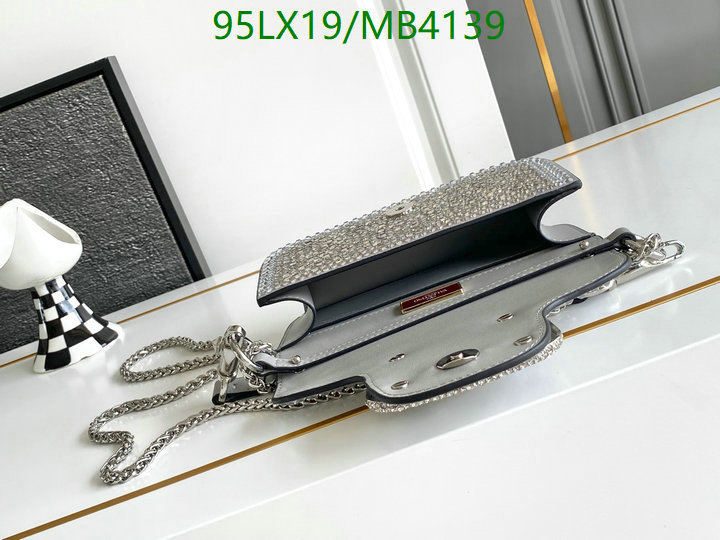 Valentino-Bag-4A Quality Code: MB4139 $: 95USD