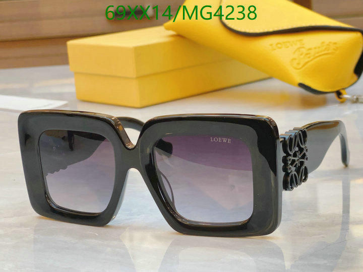 Loewe-Glasses Code: MG4238 $: 69USD