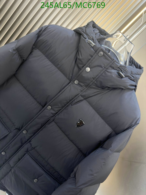 Burberry-Down jacket Men Code: MC6769 $: 245USD