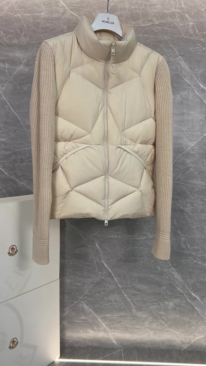 Moncler-Down jacket Men Code: MC5449 $: 155USD