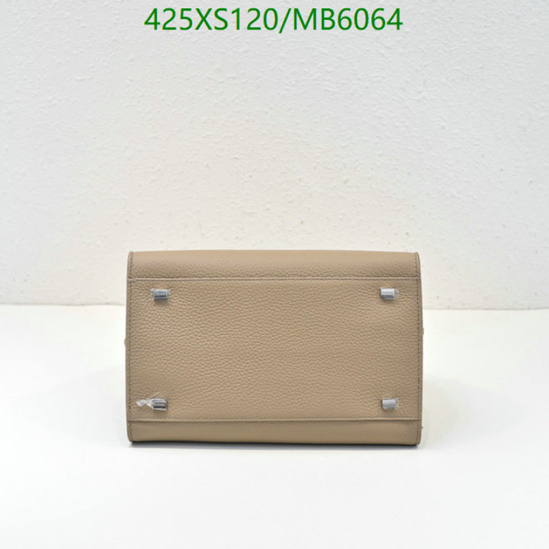 The Row-Bag-Mirror Quality Code: MB6064