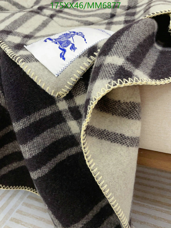 Burberry-Scarf Code: MM6877 $: 175USD