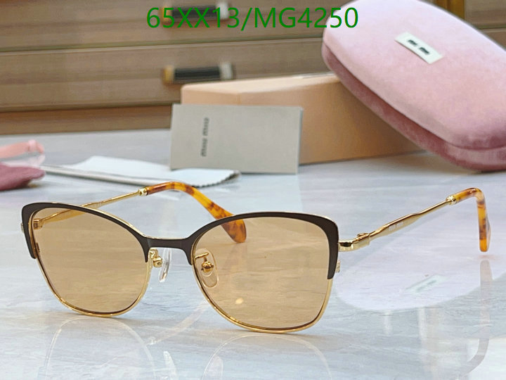 MiuMiu-Glasses Code: MG4250 $: 65USD