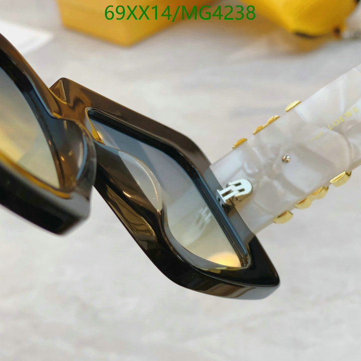 Loewe-Glasses Code: MG4238 $: 69USD