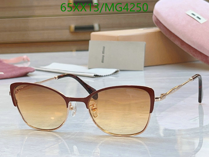 MiuMiu-Glasses Code: MG4250 $: 65USD