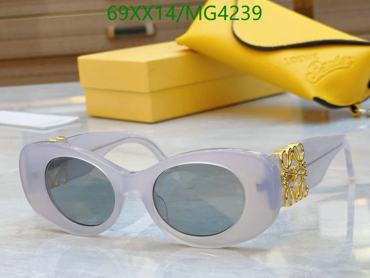 Loewe-Glasses Code: MG4239 $: 69USD