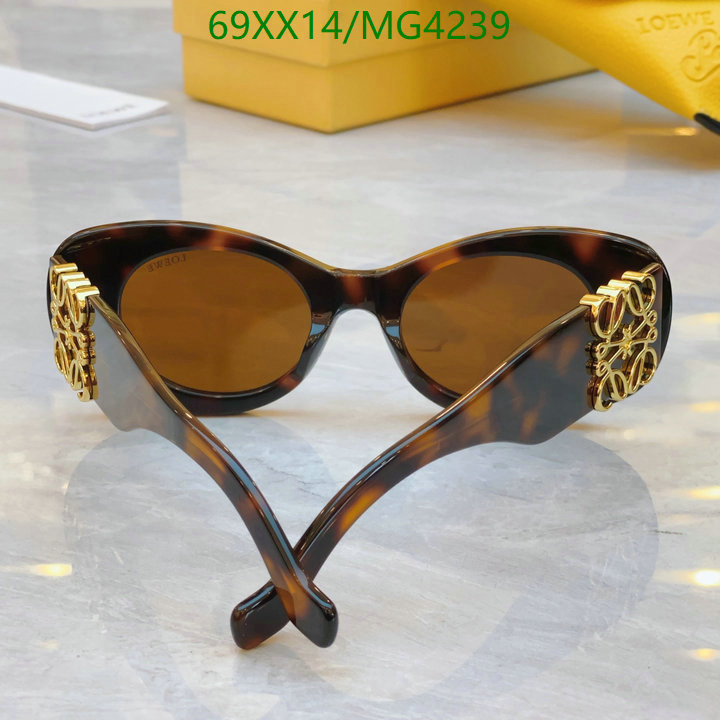 Loewe-Glasses Code: MG4239 $: 69USD