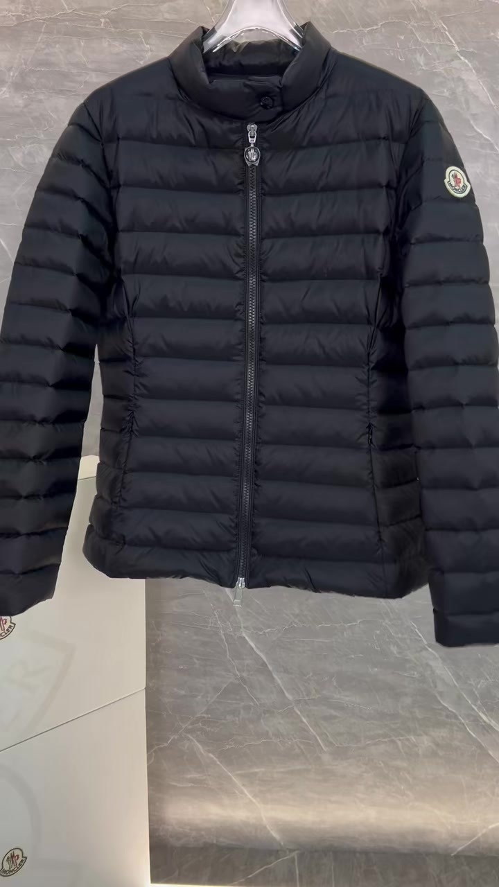 Moncler-Down jacket Women Code: MC6785 $: 155USD