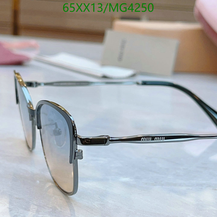 MiuMiu-Glasses Code: MG4250 $: 65USD